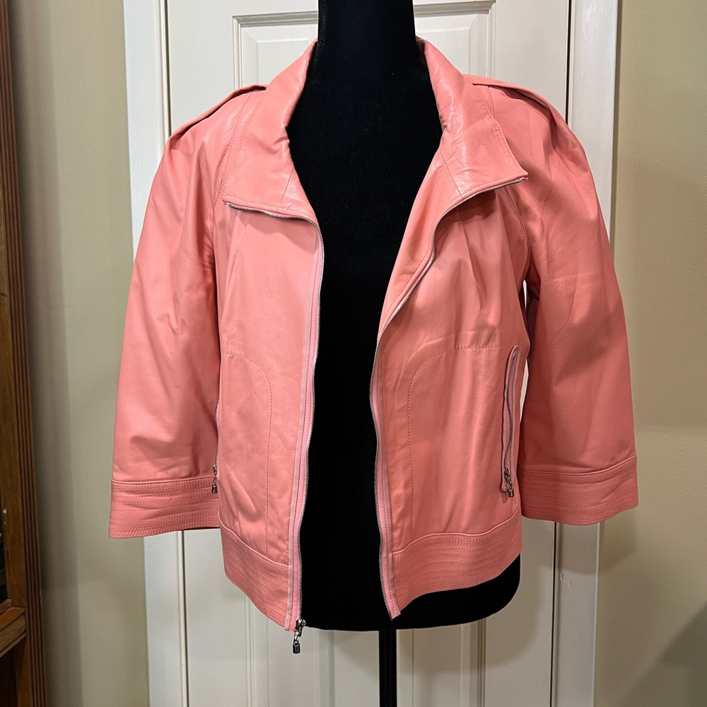 St. John Pink Leather Jacket with Wide Collar and Three-Quarter Sleeves